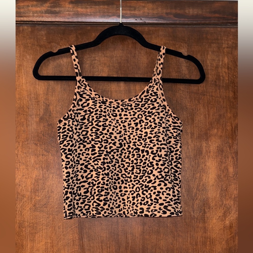 ARQ Crop Tank in Leopard